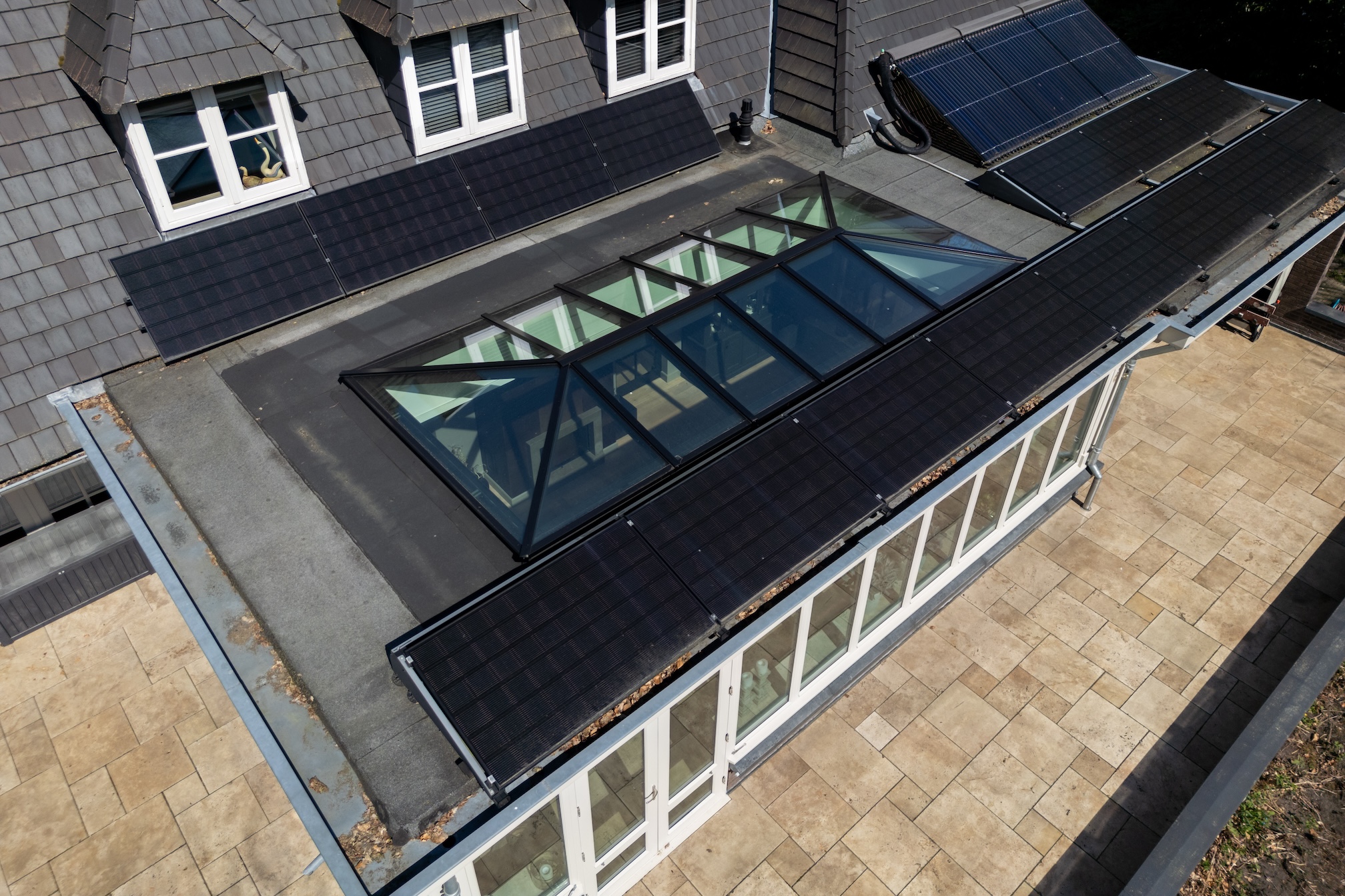 lichtstraat met te openen raam