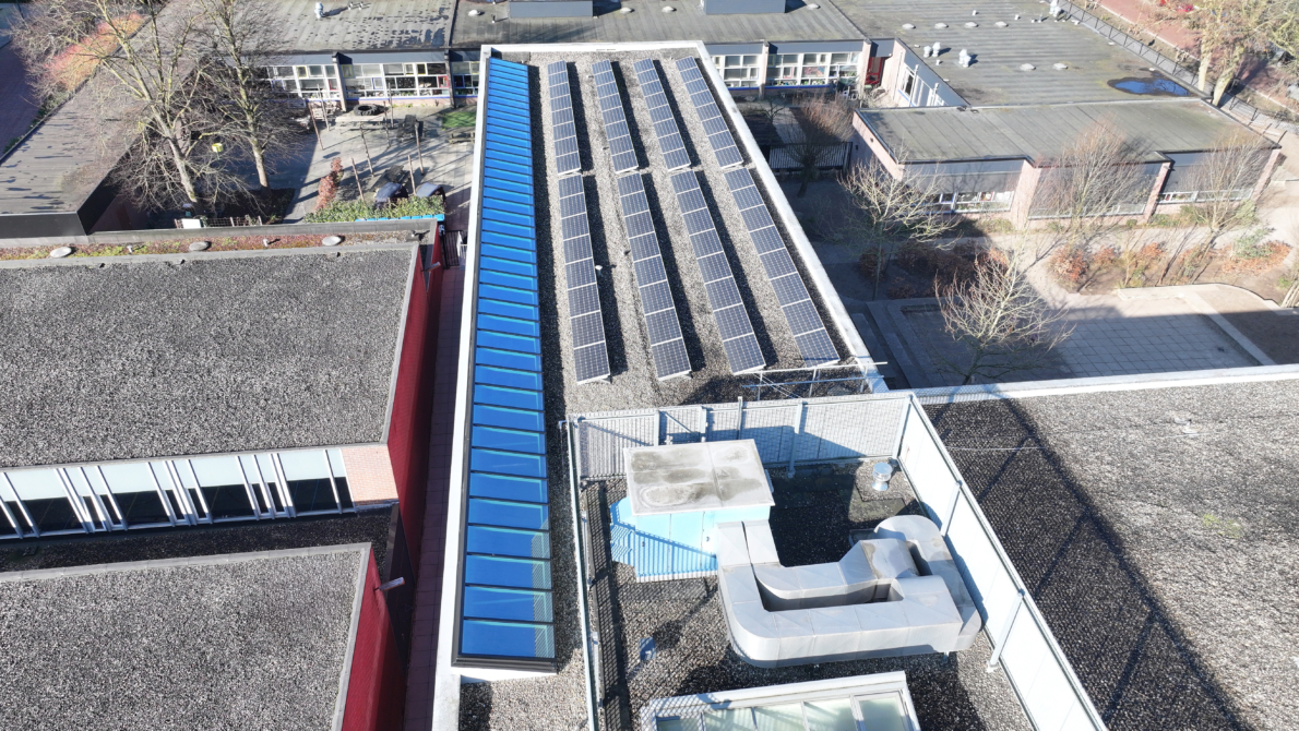 Lessenaar lichtstraat renovatie in schoolpand in Zutphen