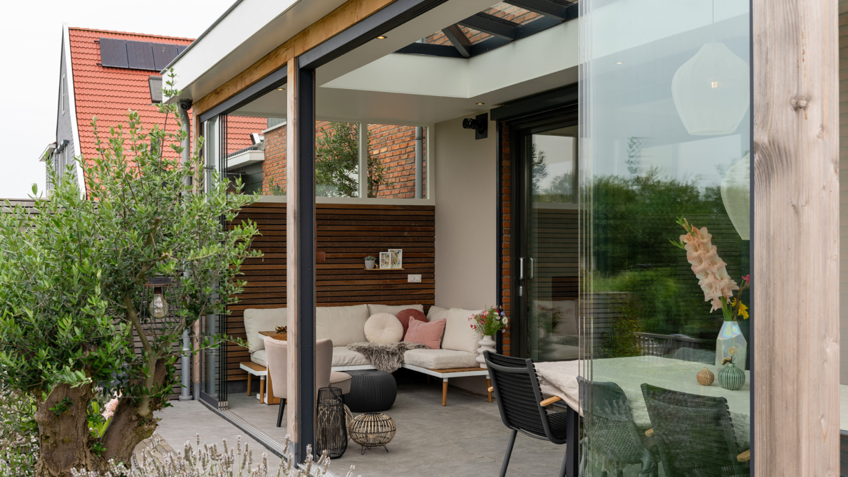 Lichtstraat in buitenverblijf in Zaandam