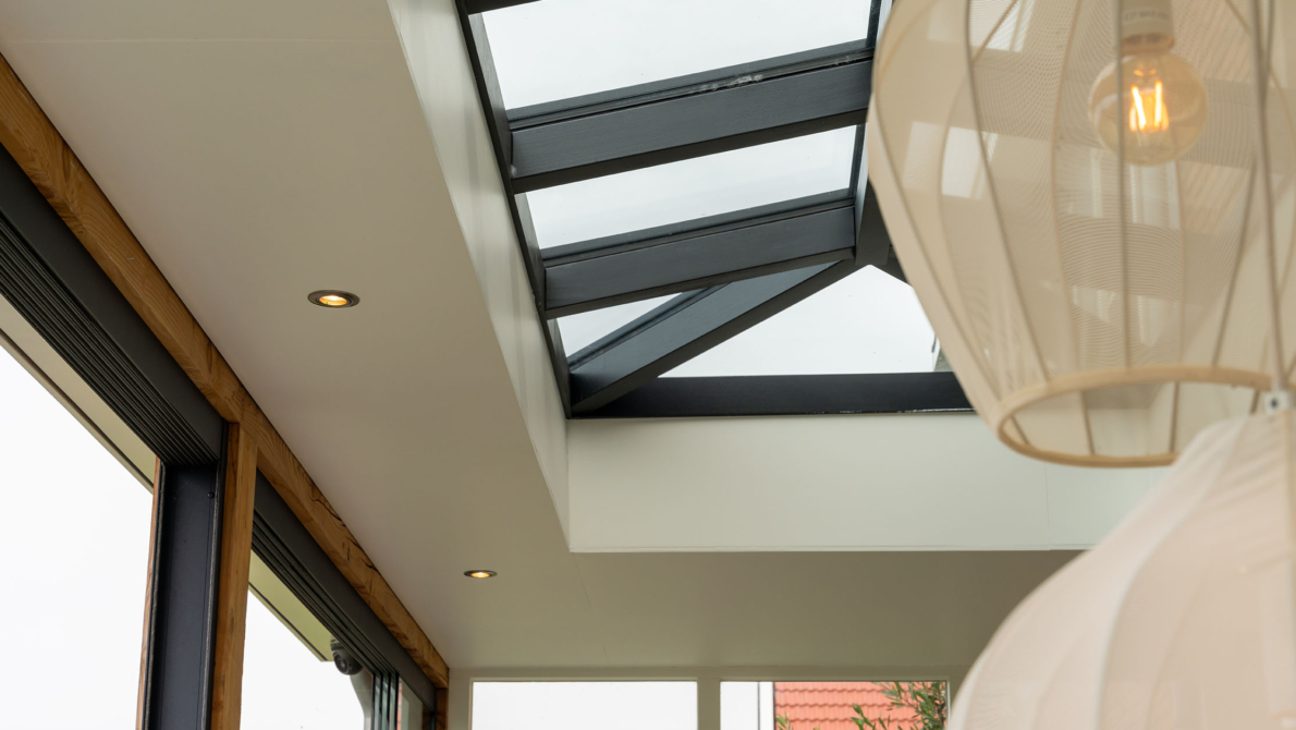 Dakraam in buitenverblijf