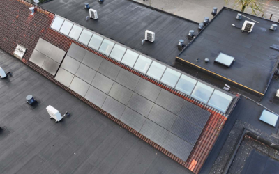 Zadeldak in schuin dak renovatie in Oldebroek