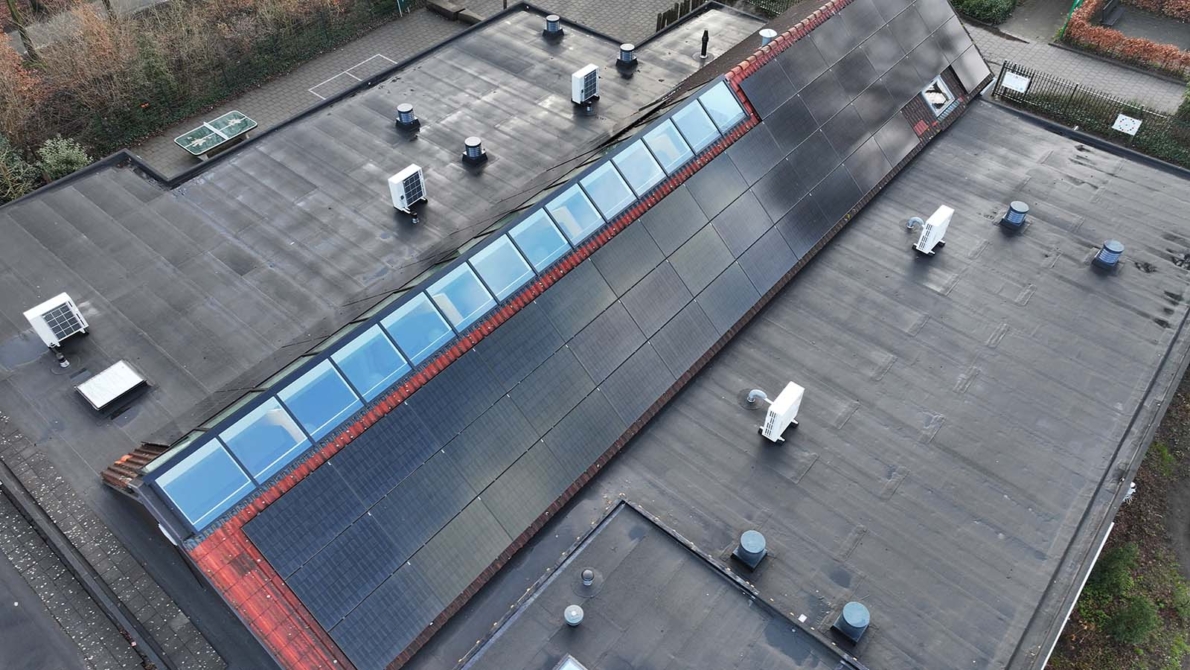 Zadeldak renovatie in utiliteitsbouw
