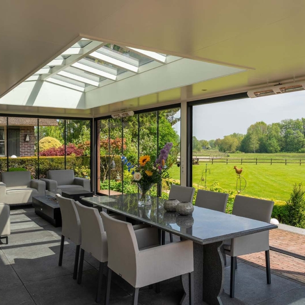 Zadeldak in tuinkamer in Beekbergen