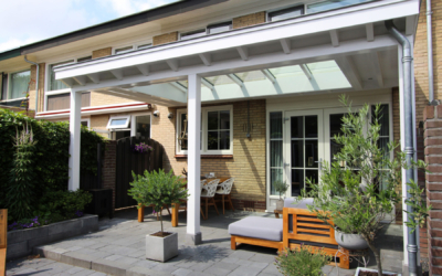 Zadeldak in veranda te Barneveld